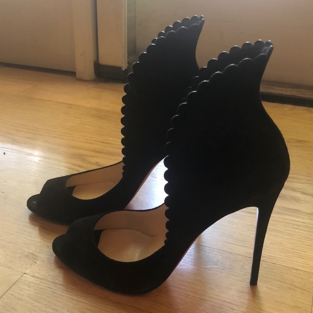 Christian Louboutin Suede Heels, Size 39, w/ Scalloped Back & Sides - EUC